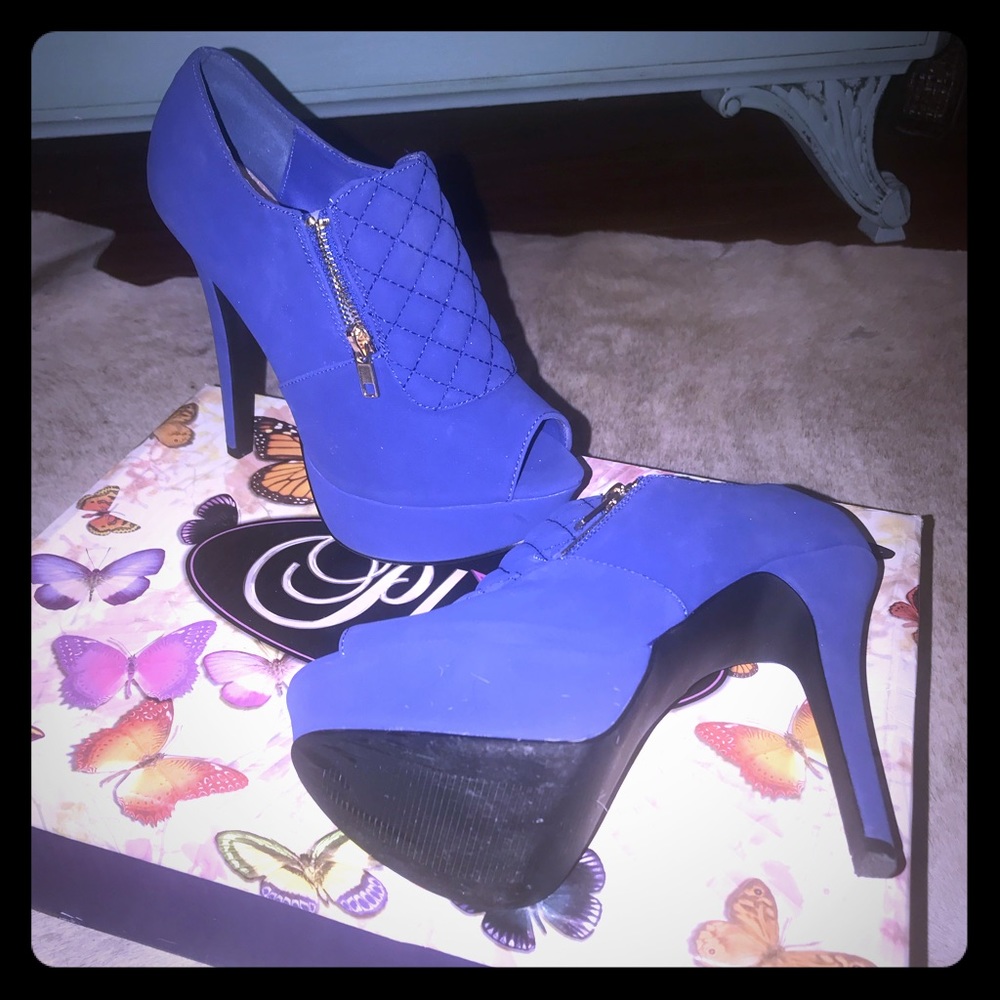 Qupid Midnight blue heels NW